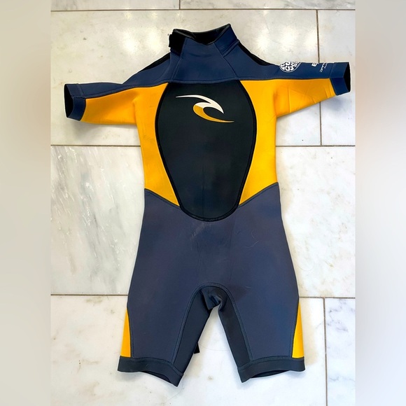Rip Curl Other - Rip Curl, kids 8, black and yellow back zip shortie wet suit